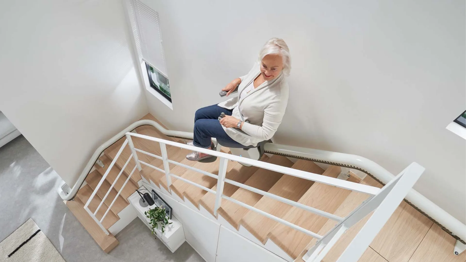 Straight Vs. Curved Stairlift Solutions in Hampshire - Solent Mobility Centre, Stairlift Experts