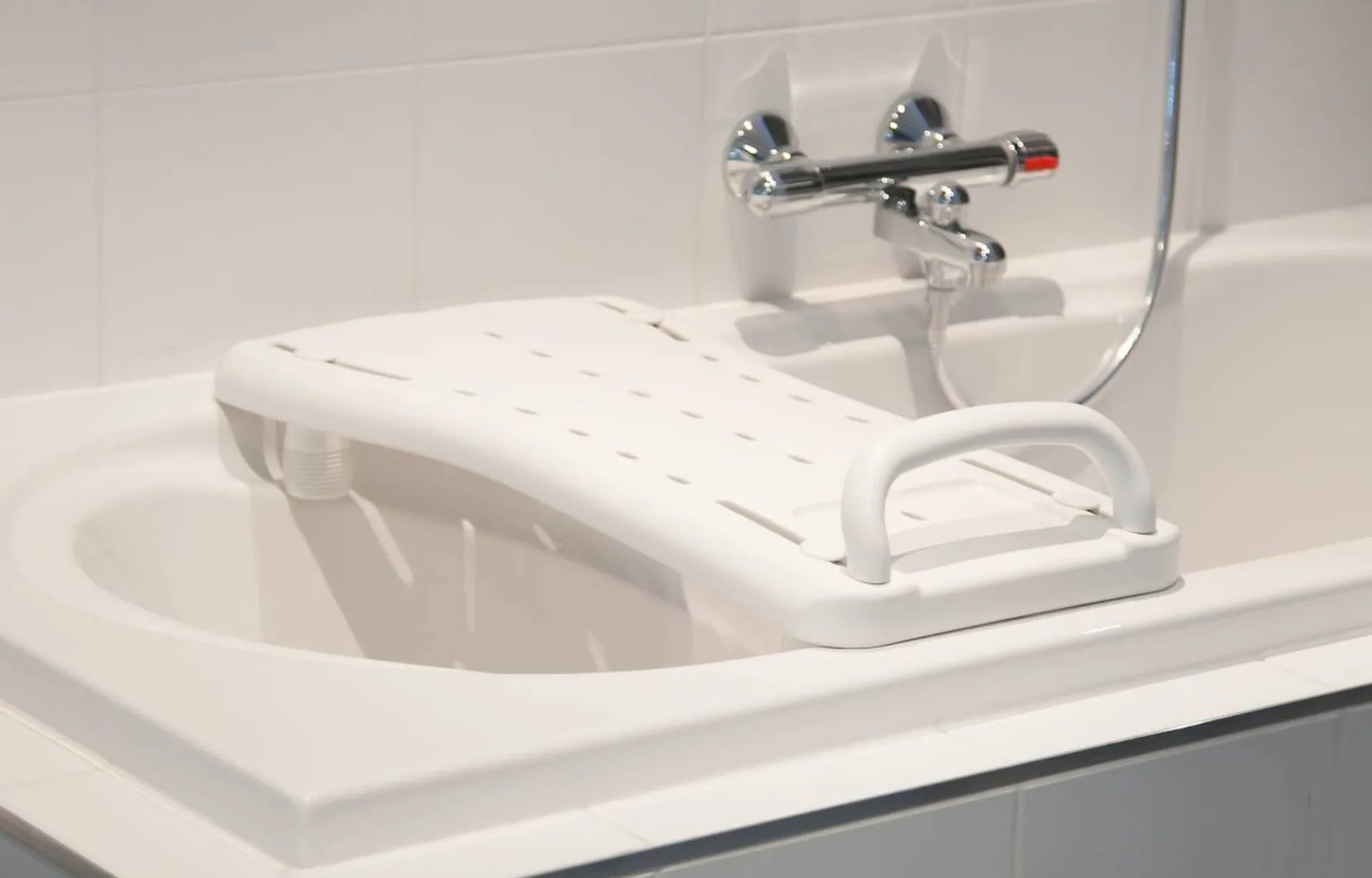Bathroom Aids in Hampshire – Safer Bathing & Toileting Support